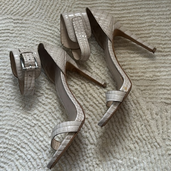 Vince Camuto Farella porcelain smooth crick ankle strap sandals heels Sz 6 1/2 - Picture 10 of 11